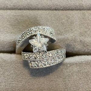 Sterling silver with star shaped cz statement ring